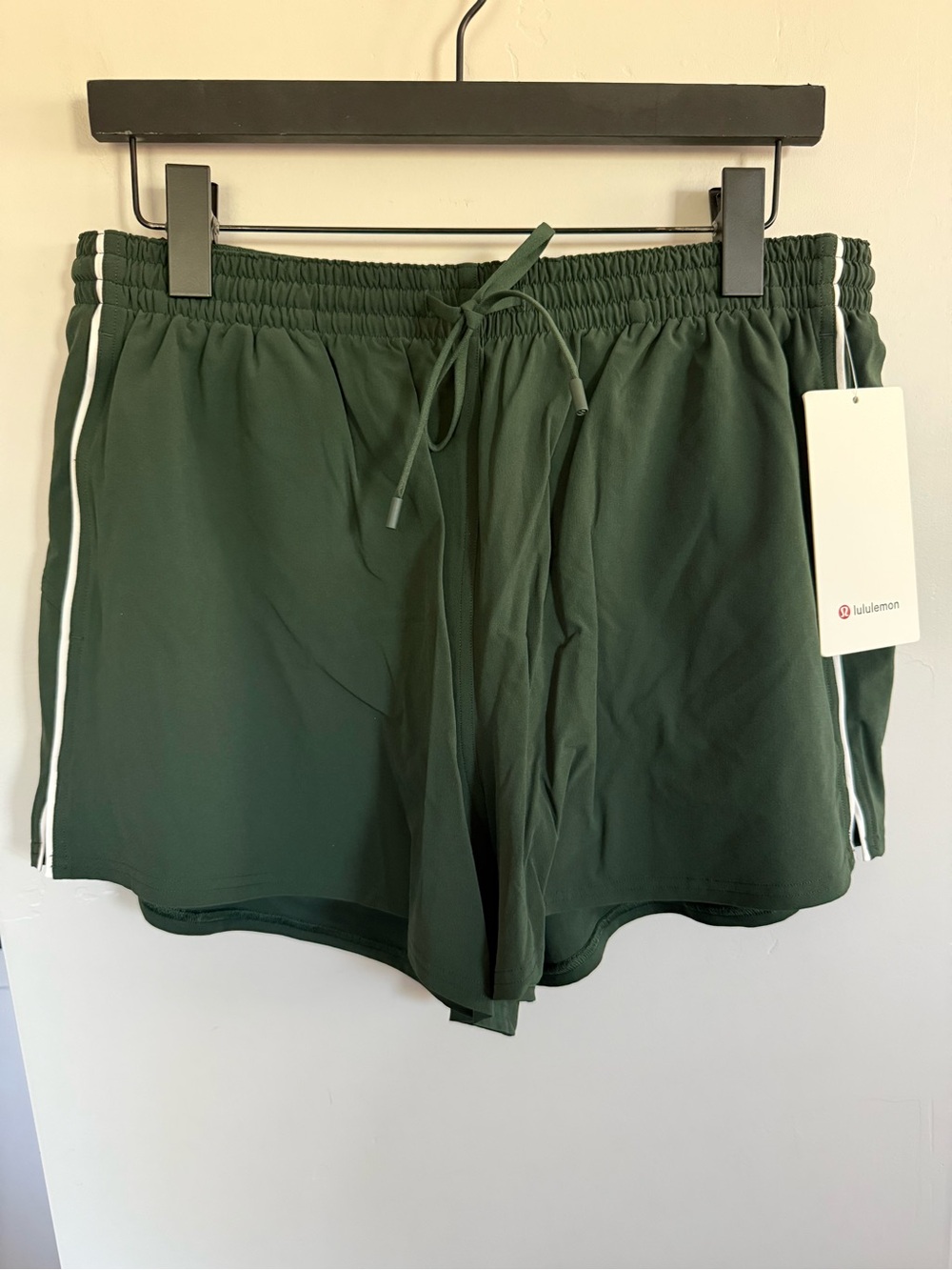 NWT Lululemon Lightweight High-Rise Relaxed Short 3" *Long Liner Size 12